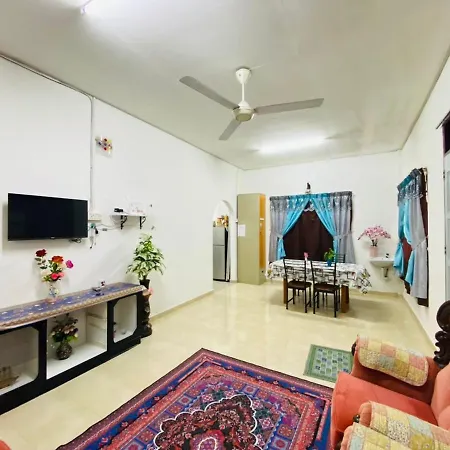 Homestay Ummi Kuala Terengganu Exterior photo