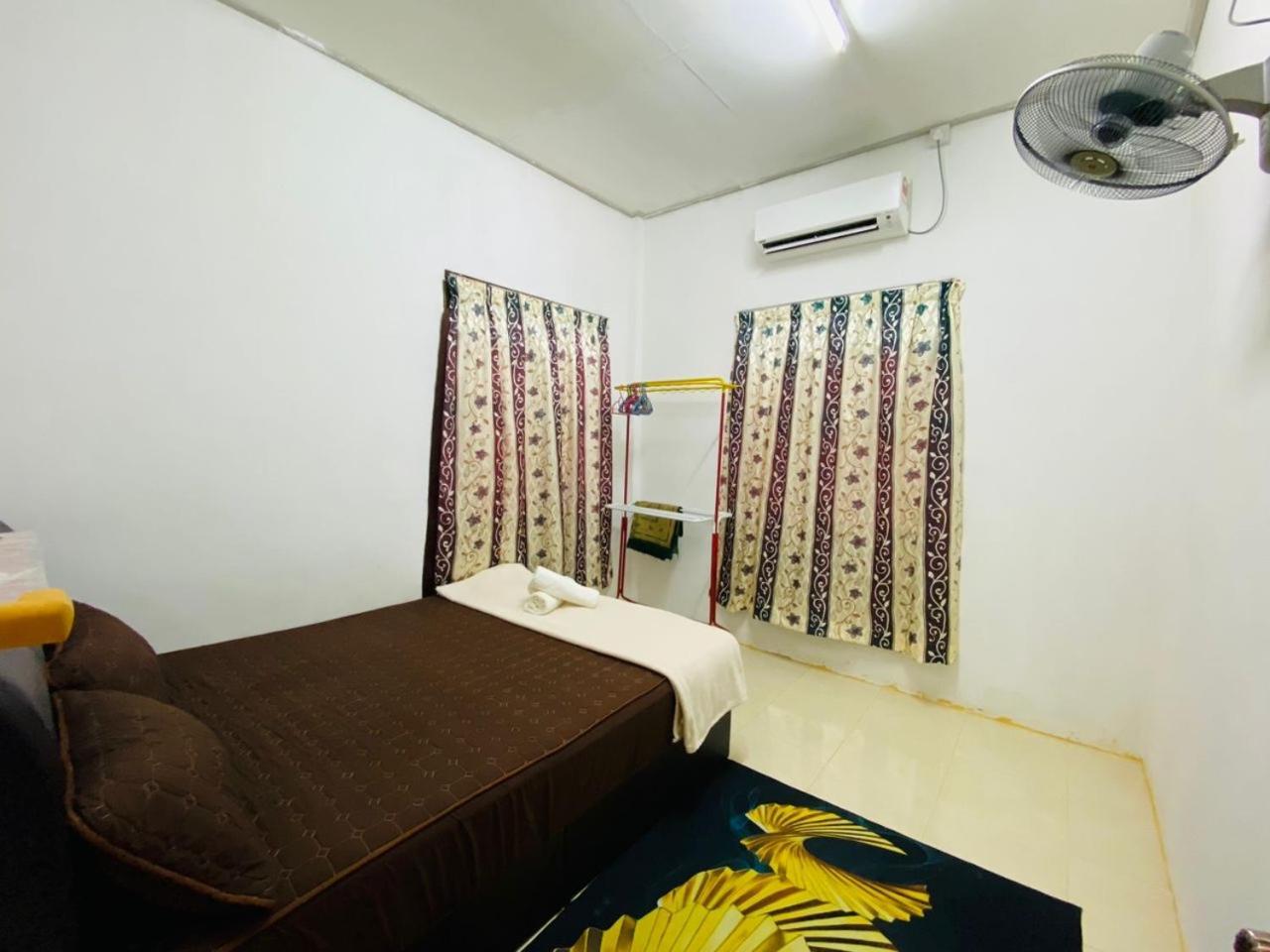 Ummi Holiday home *